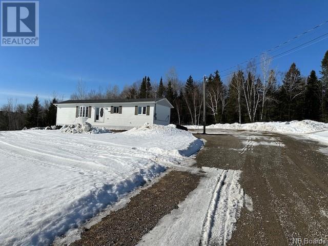 281 Rue Marcoux, House detached with 2 bedrooms, 1 bathrooms and null parking in Balmoral VL NB | Image 2
