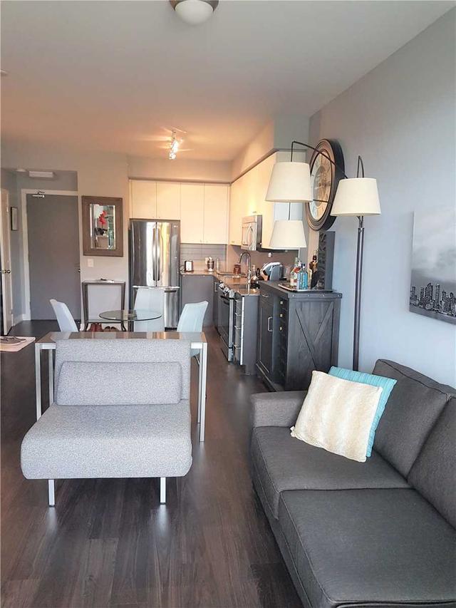 423 - 8 Fieldway Rd, Condo with 1 bedrooms, 1 bathrooms and 1 parking in Toronto ON | Image 2