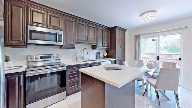5845 Sidmouth St, House detached with 4 bedrooms, 5 bathrooms and 5 parking in Mississauga ON | Image 9