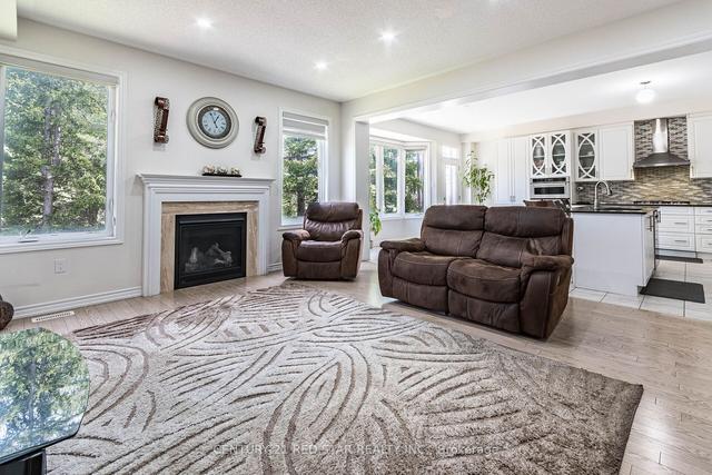 194 Mcgahey St, House detached with 4 bedrooms, 4 bathrooms and 4 parking in New Tecumseth ON | Image 3