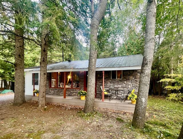 81 Mcguire Beach Rd, House detached with 2 bedrooms, 1 bathrooms and 11 parking in Kawartha Lakes ON | Image 23