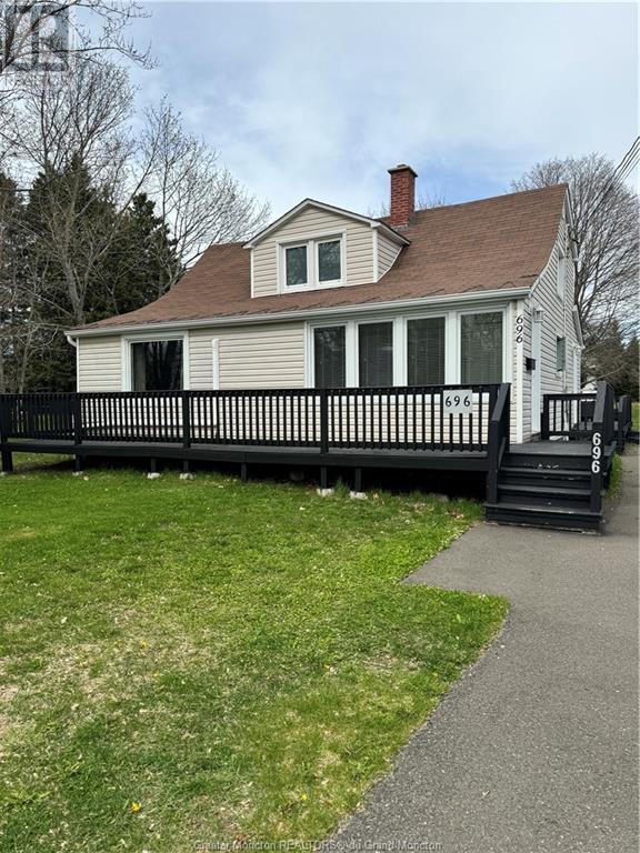 696 Amirault St, House detached with 3 bedrooms, 1 bathrooms and null parking in Dieppe NB | Image 1