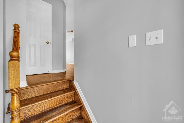 27 - 10 Hintonburg Pl, Townhouse with 2 bedrooms, 2 bathrooms and 2 parking in Ottawa ON | Image 3