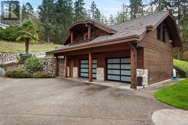 8440 Lawrence Rd, House detached with 4 bedrooms, 9 bathrooms and 7 parking in Central Saanich BC | Image 48