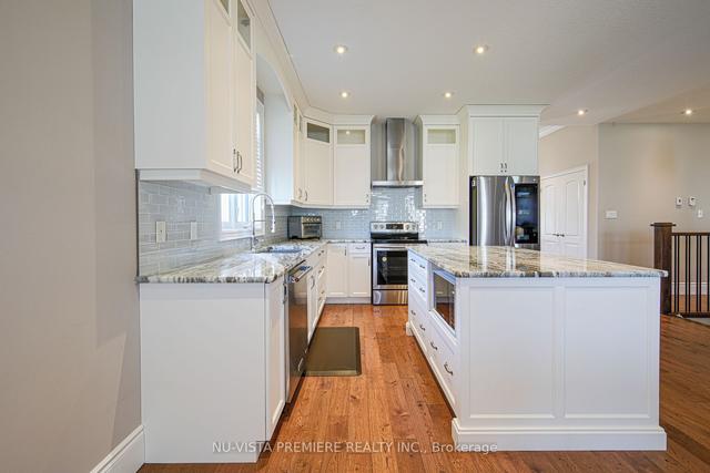 116 Woodholme Close, Condo with 3 bedrooms, 3 bathrooms and 4 parking in London ON | Image 3