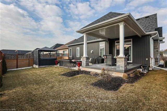 4049 Village Creek Dr, House detached with 2 bedrooms, 3 bathrooms and 4 parking in Fort Erie ON | Image 22