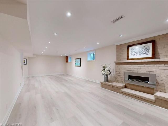 2269 All Saints Crescent, House detached with 4 bedrooms, 3 bathrooms and 4 parking in Oakville ON | Image 30