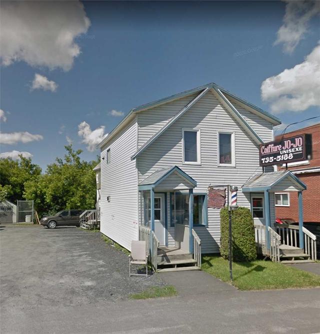 198 Victoria St, House detached with 3 bedrooms, 3 bathrooms and 7 parking in Edmundston NB | Image 1