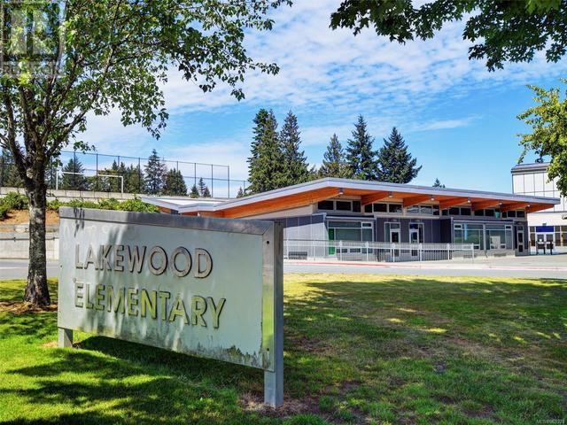 Lakewood Elementary | Image 31