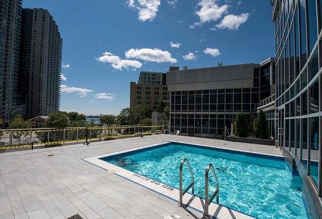 1204 - 8 York St, Condo with 1 bedrooms, 1 bathrooms and 0 parking in Toronto ON | Image 6