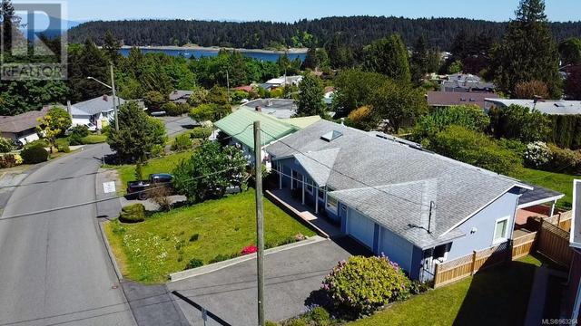 999 Beach Dr, House detached with 2 bedrooms, 3 bathrooms and 5 parking in Nanaimo BC | Image 64