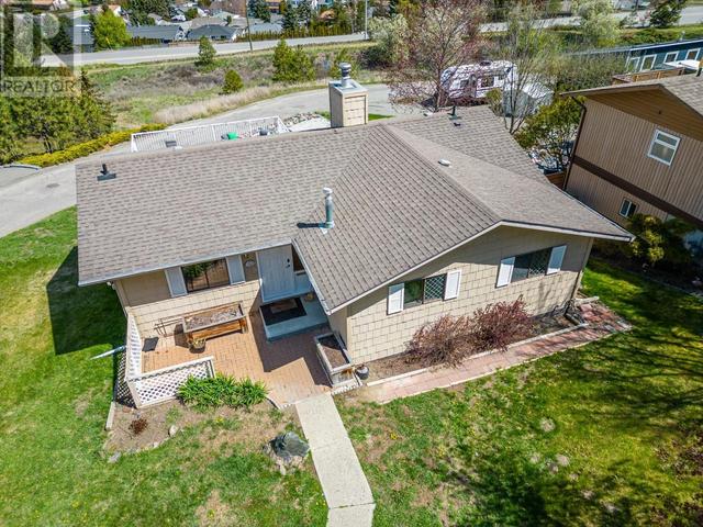 2113 Sifton Ave, House detached with 5 bedrooms, 2 bathrooms and null parking in Kamloops BC | Image 1