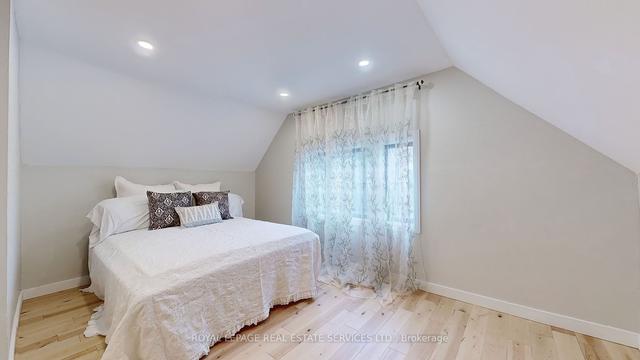 103 Grant Ave, House detached with 5 bedrooms, 3 bathrooms and 0 parking in Hamilton ON | Image 11
