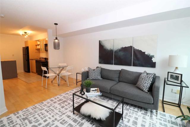 604 - 600 Fleet St, Condo with 1 bedrooms, 1 bathrooms and 1 parking in Toronto ON | Image 1