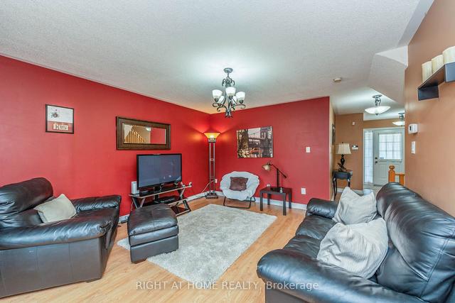 49 Oak Park Cres, House attached with 3 bedrooms, 3 bathrooms and 5 parking in Vaughan ON | Image 17
