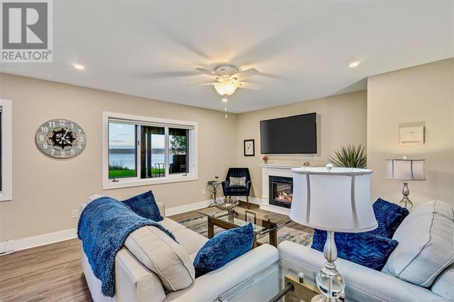 Beachfront In-law Suite on Lower Walkout Level | Image 35