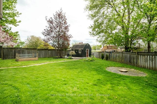 18 Mclachlan Pl, House detached with 3 bedrooms, 3 bathrooms and 4 parking in Guelph ON | Image 22