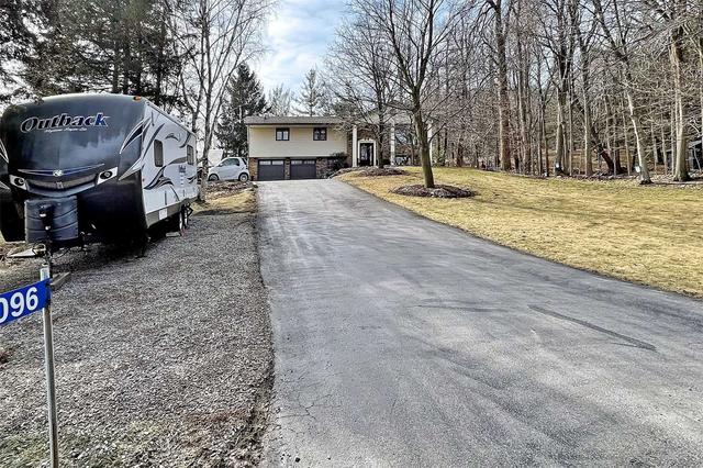 1096 Safari Rd, House detached with 3 bedrooms, 2 bathrooms and 6 parking in Hamilton ON | Image 23