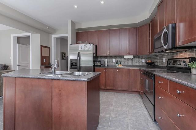 2215 Empire Cres, House detached with 4 bedrooms, 4 bathrooms and 4 parking in Burlington ON | Image 3