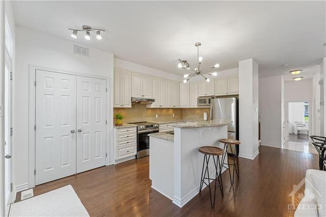 515 Strasbourg St, Townhouse with 4 bedrooms, 3 bathrooms and 2 parking in Ottawa ON | Image 12