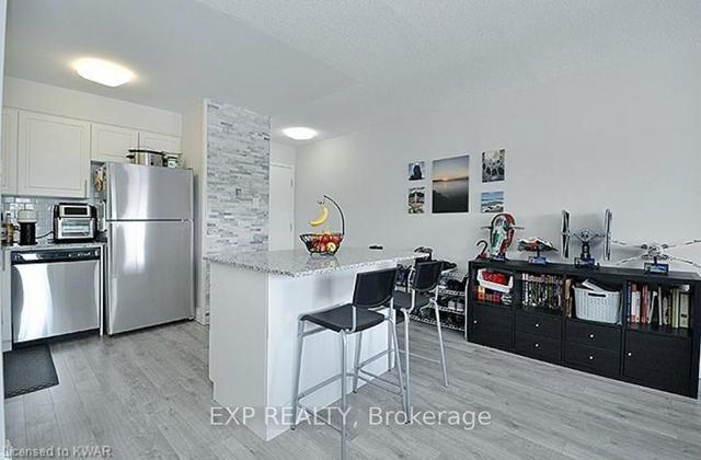 302 - 276 Eiwo Ct, Condo with 2 bedrooms, 1 bathrooms and 1 parking in Waterloo ON | Image 2