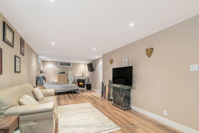 40 Forster Dr, House detached with 4 bedrooms, 3 bathrooms and 4 parking in Guelph ON | Image 24