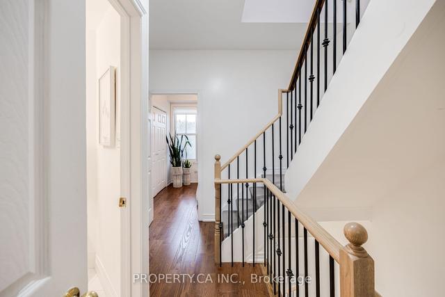 617 Adelaide St W, House attached with 3 bedrooms, 3 bathrooms and 2 parking in Toronto ON | Image 2
