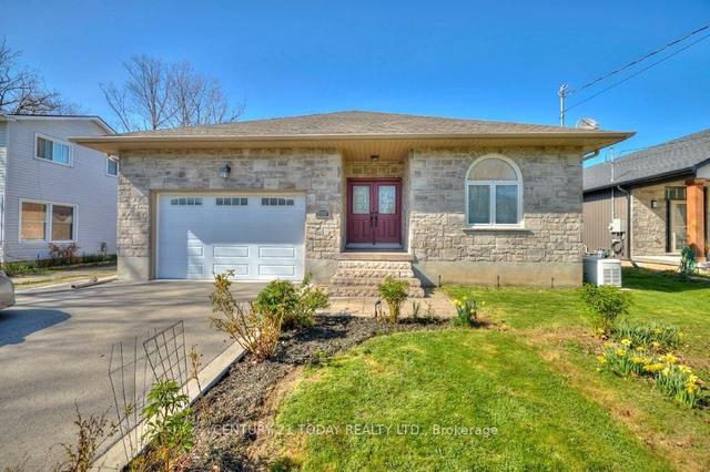 3244 Grove Ave, House detached with 3 bedrooms, 3 bathrooms and 5 parking in Fort Erie ON | Image 1