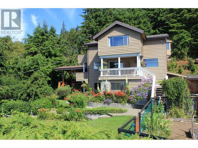 223 2nd Avenue, House detached with 5 bedrooms, 5 bathrooms and null parking in Queen Charlotte BC | Image 1
