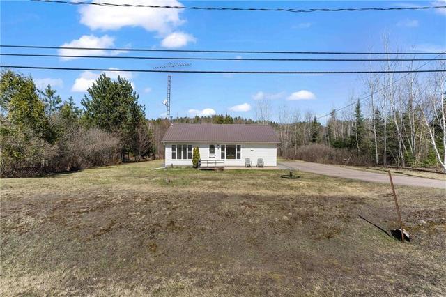 39025 Combermere Road, House detached with 3 bedrooms, 1 bathrooms and 4 parking in Madawaska Valley ON | Image 2