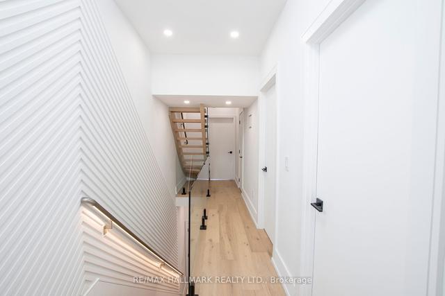 8 Rolyat St, House attached with 4 bedrooms, 5 bathrooms and 1 parking in Toronto ON | Image 19