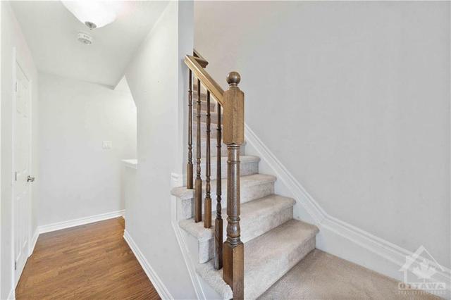 420 Rosingdale St, Townhouse with 2 bedrooms, 2 bathrooms and 3 parking in Ottawa ON | Image 5