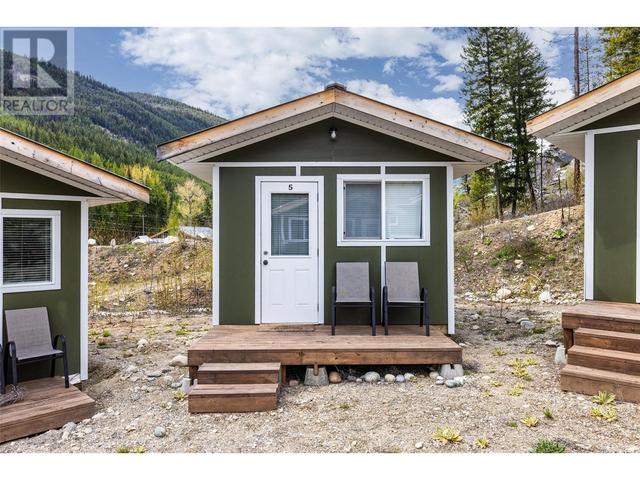 4820 33 Hwy, House detached with 5 bedrooms, 2 bathrooms and 6 parking in Kootenay Boundary E BC | Image 67
