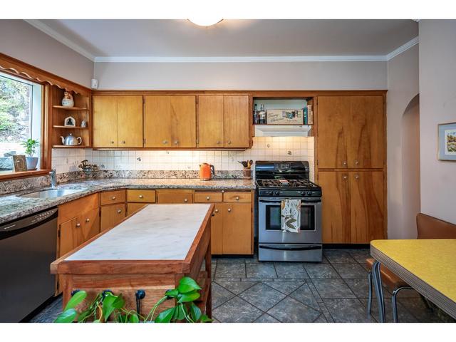 519 Cedar St, House detached with 4 bedrooms, 3 bathrooms and 4 parking in Nelson BC | Image 11