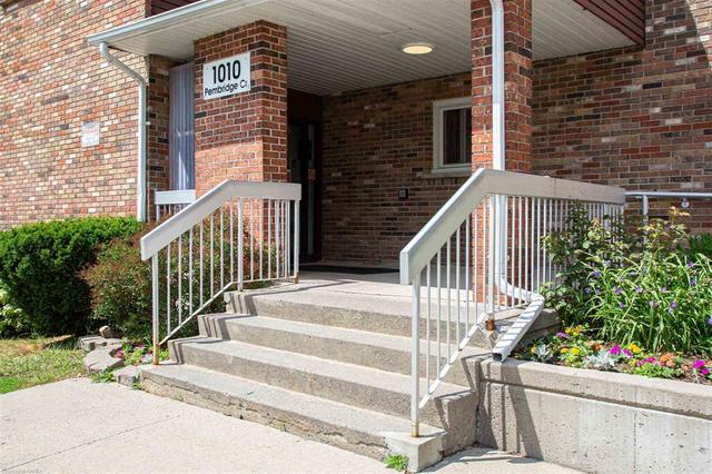 316 - 1010 Pembridge Cres, House attached with 2 bedrooms, 1 bathrooms and 1 parking in Kingston ON | Image 3