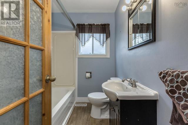 2676 Sackville Dr, House detached with 3 bedrooms, 1 bathrooms and null parking in Halifax NS | Image 19