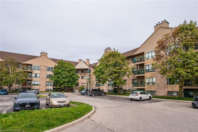 218 - 15 Hofstetter Ave, House attached with 2 bedrooms, 1 bathrooms and 1 parking in Kitchener ON | Image 12