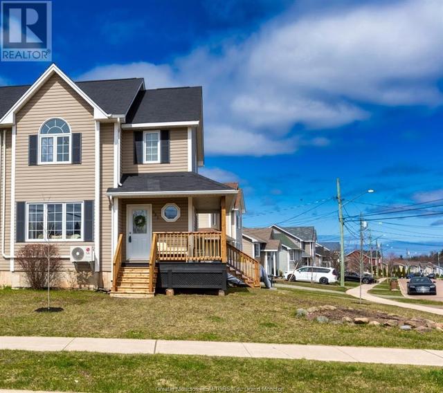 551 Twin Oaks Dr, House semidetached with 3 bedrooms, 1 bathrooms and null parking in Moncton NB | Image 1