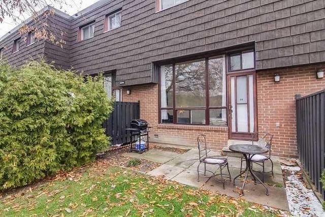 99 Darras Crt, Townhouse with 3 bedrooms, 2 bathrooms and 1 parking in Brampton ON | Image 14