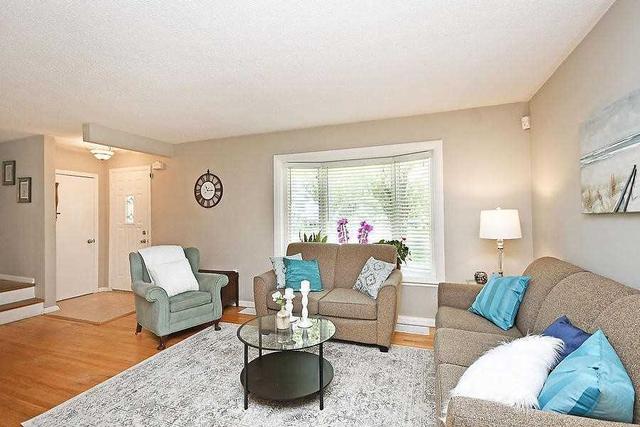 85 Eldomar Ave, House detached with 3 bedrooms, 2 bathrooms and 3 parking in Brampton ON | Image 2