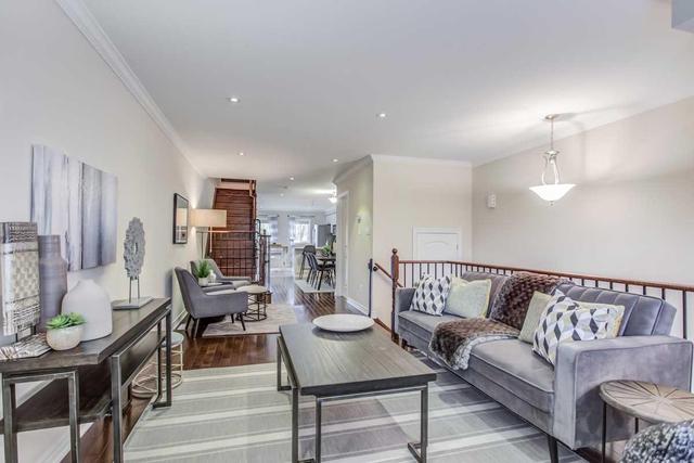 102 Holland Park Ave W, House semidetached with 3 bedrooms, 4 bathrooms and 2 parking in Toronto ON | Image 2