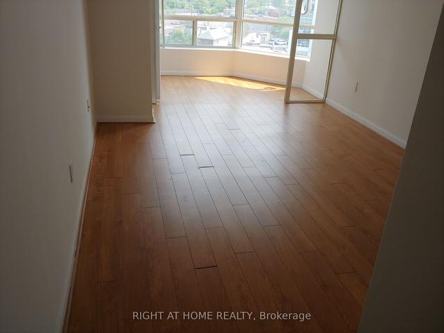 1011 - 1 Hickory Tree Rd, Condo with 2 bedrooms, 2 bathrooms and 1 parking in Toronto ON | Image 5