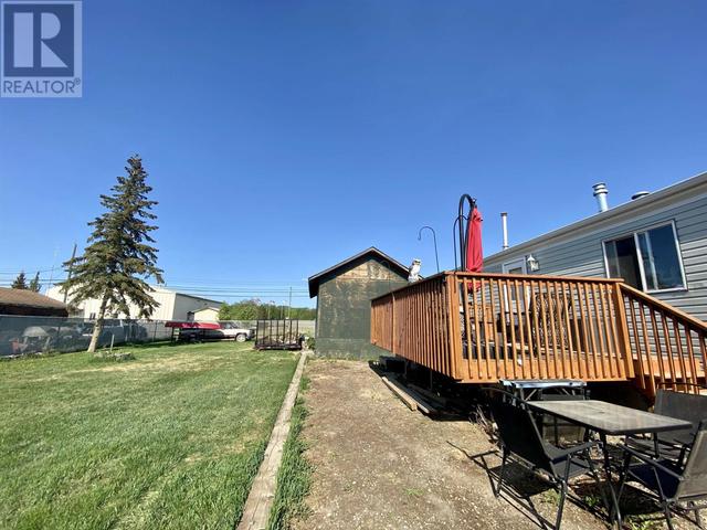 10601 101 Street, House other with 3 bedrooms, 2 bathrooms and null parking in Taylor BC | Image 6