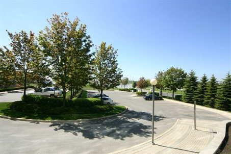 103 - 360 Watson St W, Condo with 1 bedrooms, 2 bathrooms and 1 parking in Whitby ON | Image 2