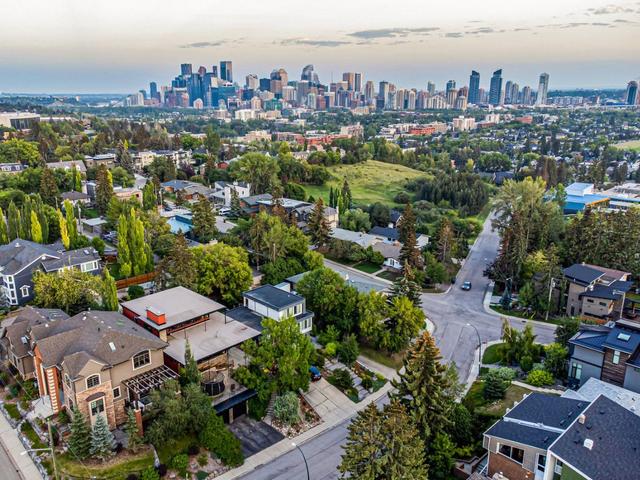1316 17a Street Nw, House detached with 6 bedrooms, 3 bathrooms and 3 parking in Calgary AB | Image 6