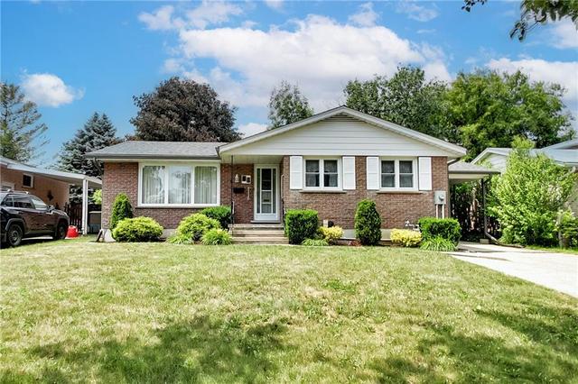 54 Brier Park Road, House detached with 3 bedrooms, 1 bathrooms and 2 parking in Brantford ON | Image 1