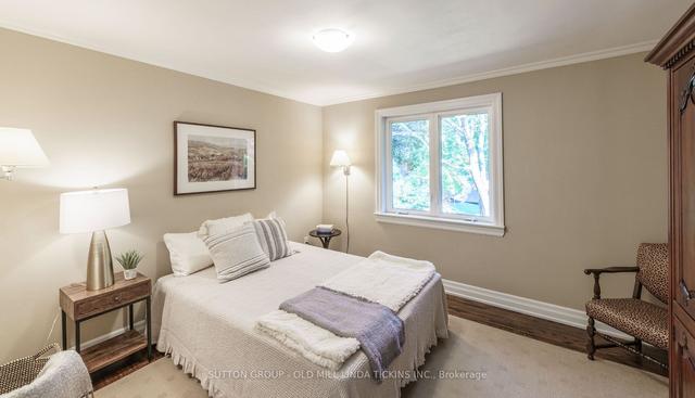 74 Sunnylea Ave E, House detached with 3 bedrooms, 2 bathrooms and 6 parking in Toronto ON | Image 5