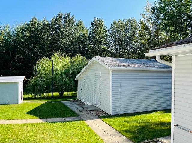 121 67339 Mission Road, House detached with 3 bedrooms, 2 bathrooms and null parking in Lac la Biche County AB | Image 19