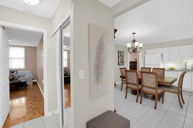 405 - 2500 Rutherford Rd, Condo with 2 bedrooms, 2 bathrooms and 0 parking in Vaughan ON | Image 2