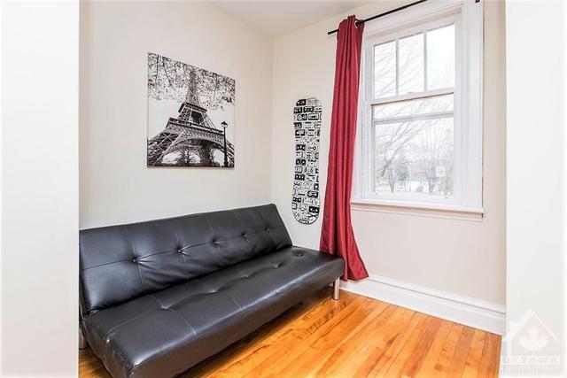 9 Ella Street, Condo with 2 bedrooms, 1 bathrooms and null parking in Ottawa ON | Image 3